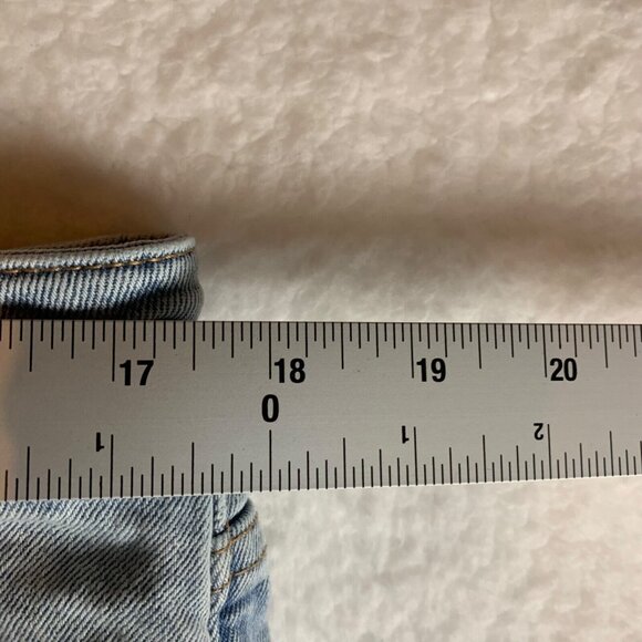 Kut from the Kloth Women's Jane High Rise Cut Off Raw Hem Jean Shorts Size 12 - Picture 2 of 12